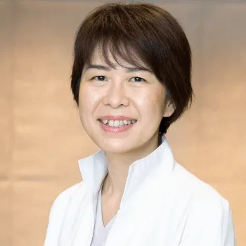 神戸アカデミアクリニックのクマ取り整形を担当する院長