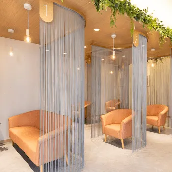 KUMA CARE CLINIC 名古屋院のクマ取り整形を受ける前の待合室