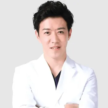 大阪TAクリニックの鼻整形を担当する院長