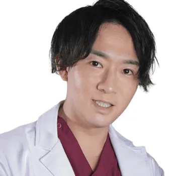 eクリニック 福岡院の鼻整形を担当する院長