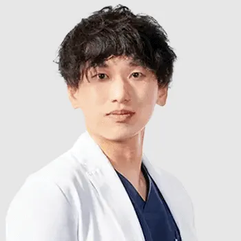 福岡TAクリニックの鼻整形を担当する院長