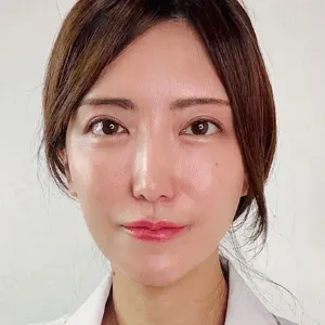 L美容クリニックの二重整形を担当する医師