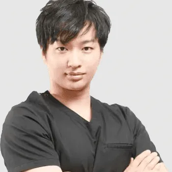 金沢ふたえのクリニックf-clinicの脂肪吸引を担当する院長