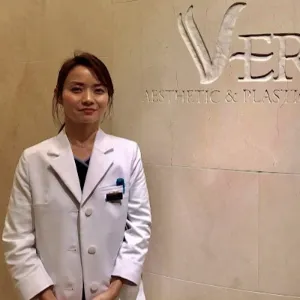 ヴェリィ美容形成クリニックのクマ取りを担当する医師