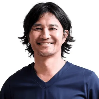 しむら皮膚科クリニックの糸リフトを担当する院長