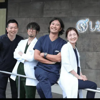 しむら皮膚科クリニックのクマ取り整形を担当する医師