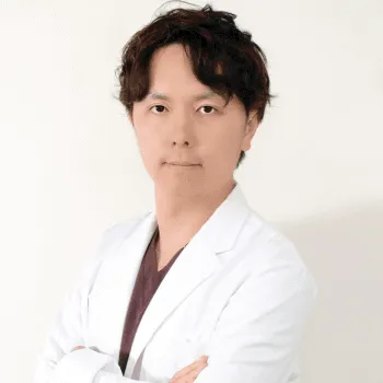 まるやま美容クリニックの脂肪吸引を担当する院長