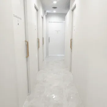 eクリニック 岡山院の二重整形を受ける医院の院内の様子