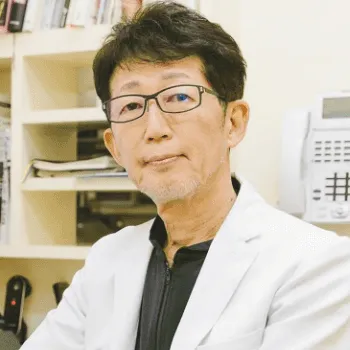 河田外科形成外科の二重整形を担当する院長