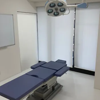eクリニック 福岡院の糸リフトを受ける施術室
