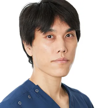 表参道スキンクリニック 沖縄院の糸リフトを担当する医師