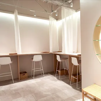 KYU EN CLINICのインモードを受ける前の待合室