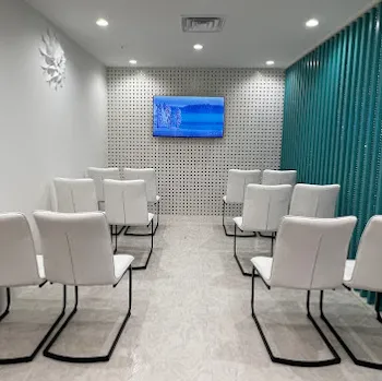 DIAMOND CLINICのインモードを受ける前の待合室