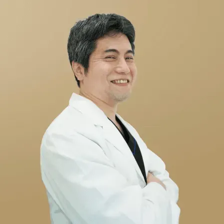 神戸のクマ取りの名医に関する口コミ④共立美容外科 神戸三宮院の川上 勉医師の画像