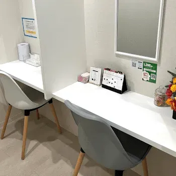 TCB東京中央美容外科 中央区1院の二重整形を受けた後のパウダールーム