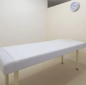 エミナルクリニック 福岡2院の医療脱毛を受ける施術室