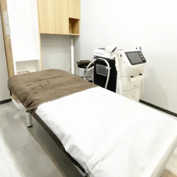 フレイアクリニック 札幌院の医療脱毛を受ける施術室