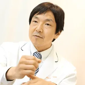 アジアン美容クリニックの二重整形を担当する院長