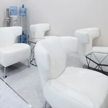 エミナルクリニック 全国63院の医療ハイフを受ける前の待合室