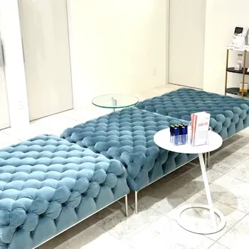 表参道メディカルクリニック 全国9院の医療ハイフを受ける前の待合室