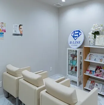 B-LINE CLINIC 全国2院のルメッカを受ける前の待合室