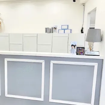Karis Beauty Clinic 全国2院のリジュラン注射を受ける前の受付