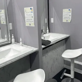 Karis Beauty Clinic 全国2院のリジュラン注射を受けた後のパウダールーム