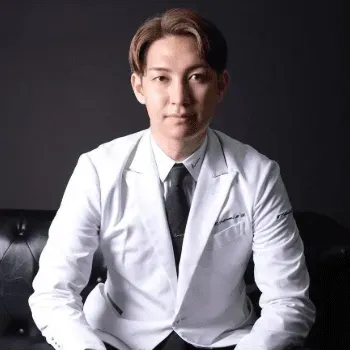 Karis Beauty Clinic 全国2院のリジュラン注射を担当する医師