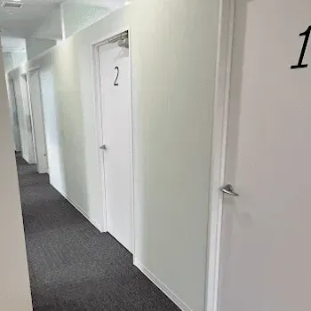 UB CLINIC 池袋のリジュラン注射を受けるクリニックの院内の様子
