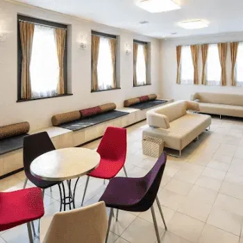 畷形成外科の都度払いの医療脱毛を受ける前の待合室