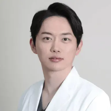 クマ取りの名医の口コミ⑧e-clinic 大阪院の八木 良太医師