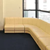 にしやま形成外科皮フ科のリジュラン注射を受ける前の待合室