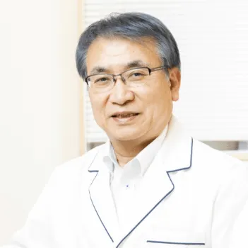 まつい皮膚科のボルニューマを受ける前の診察を担当する医師