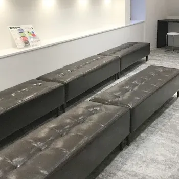 リゼクリニック 大阪2院の都度払いの医療脱毛を受ける前の待合室