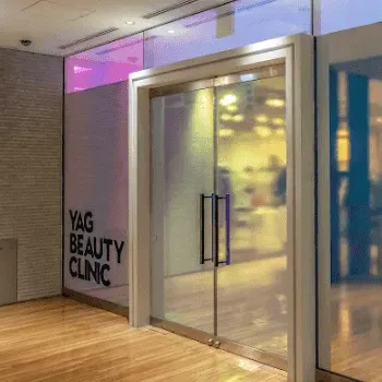 YAG BEAUTY CLINIC SAPPOROのリジュラン注射を受けるクリニックの入り口