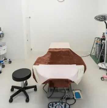 ルラ美容クリニック 新宿院のボルニューマを受ける施術室