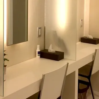 品川美容外科 新宿院の二重整形を受けた後のパウダールーム