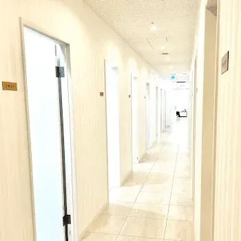 TCB 心斎橋院のリジュラン注射を受けるクリニックの院内の様子