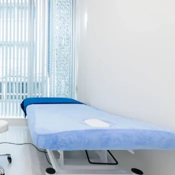 MYビューティクリニックの医療ハイフを受ける施術室