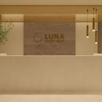 LUNA BEAUTY CLINIC 全国3院のイオン導入を受ける前の受付