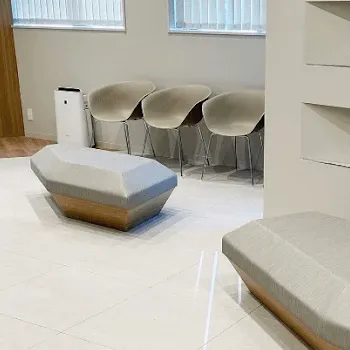 はなふさ皮膚科のポテンツァを受ける前の待合室