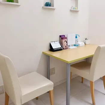 フェミークリニック 全国3院のジェントルマックスプロによる施術を受ける前のカウンセリングルーム