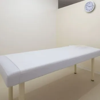 エミナルクリニック 福岡2院の医療ハイフを受ける施術室