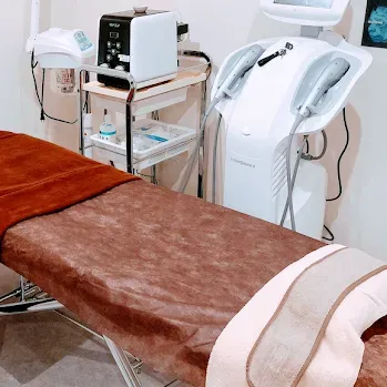 クリニーク 福岡天神のイオン導入を受ける施術室