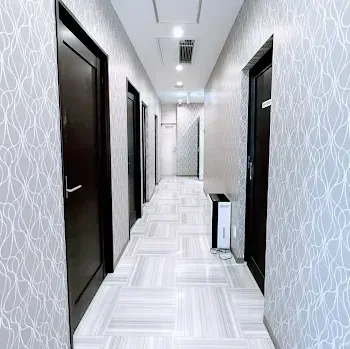 ガーデンクリニック 福岡院のイオン導入を受ける医院の院内の様子