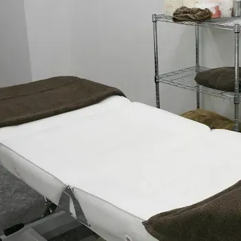 リゼクリニック 福岡天神院のイオン導入を受ける診察室