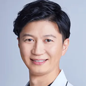 湘南美容クリニック 福岡3院のイオン導入を受ける前の診察を担当する医師