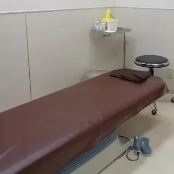 品川美容外科 福岡2院のエラボトックスを受ける施術室