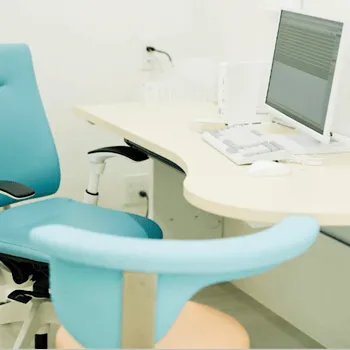 にじの森⽪フ科クリニックのフォトフェイシャルを受ける前の診察室