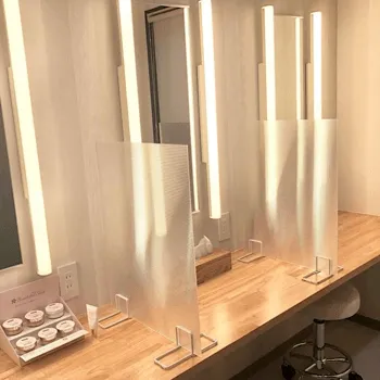 タケダスキンクリニックのフォトフェイシャルを受ける前のメイクルーム